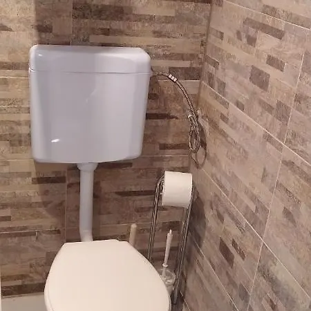 Retro Alvo Nyaraló